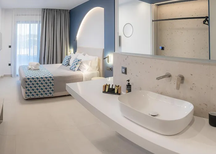 Melmar Aegean Harmony فاليراكي